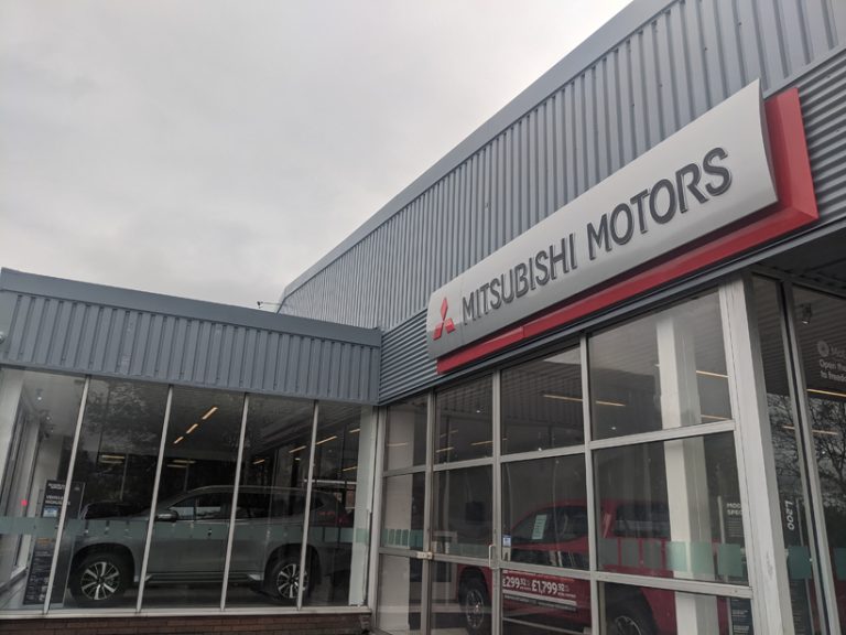 Premier Mitsubishi 1 Premier Mitsubishi Hyde - Car Showroom Refurbishment