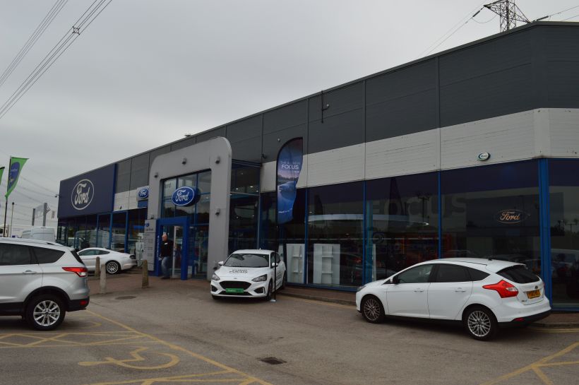 Trust Ford, Car Showroom, Castleford 5 Before refurbishment