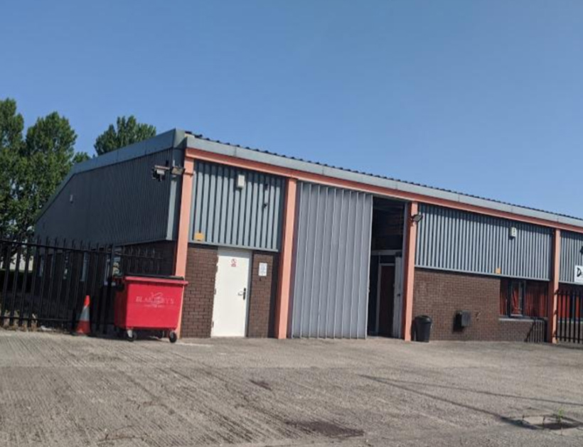 Dee Gee International, Preston 32 Dee Gee building before onsite spraying