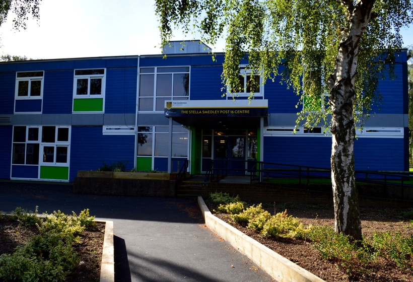 Dukeries Academy, Nottinghamshire 7 Dukeries Acedemy Exterior