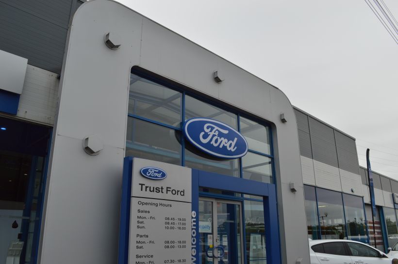 Trust Ford, Car Showroom, Castleford 8 Enterance before exterior refurbishment